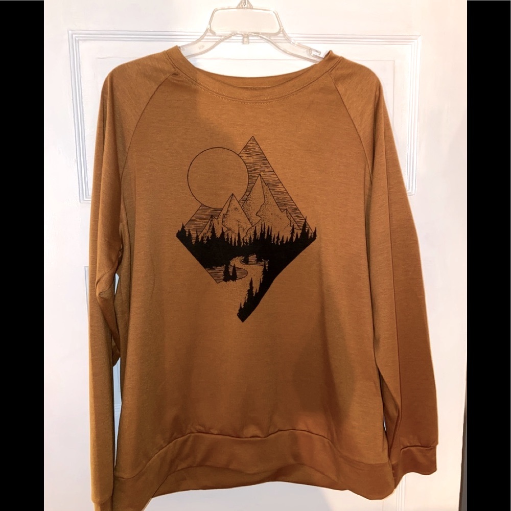 Boho Crew Neck with Mountain Print